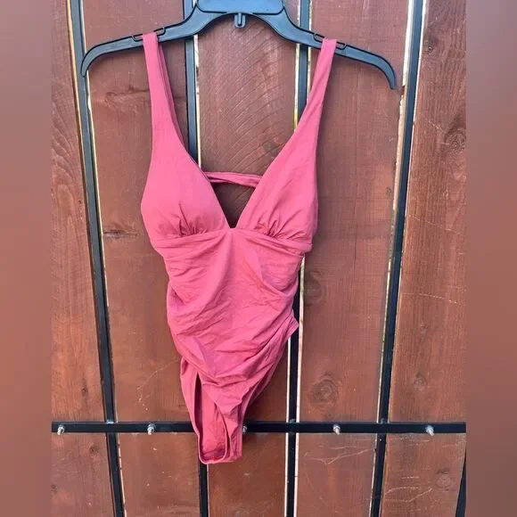 L*Space Brick Sydney One Piece Swimsuit Plunge Neck Ruched size 6 One Pieces